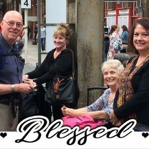 Meet your Posher, Laura